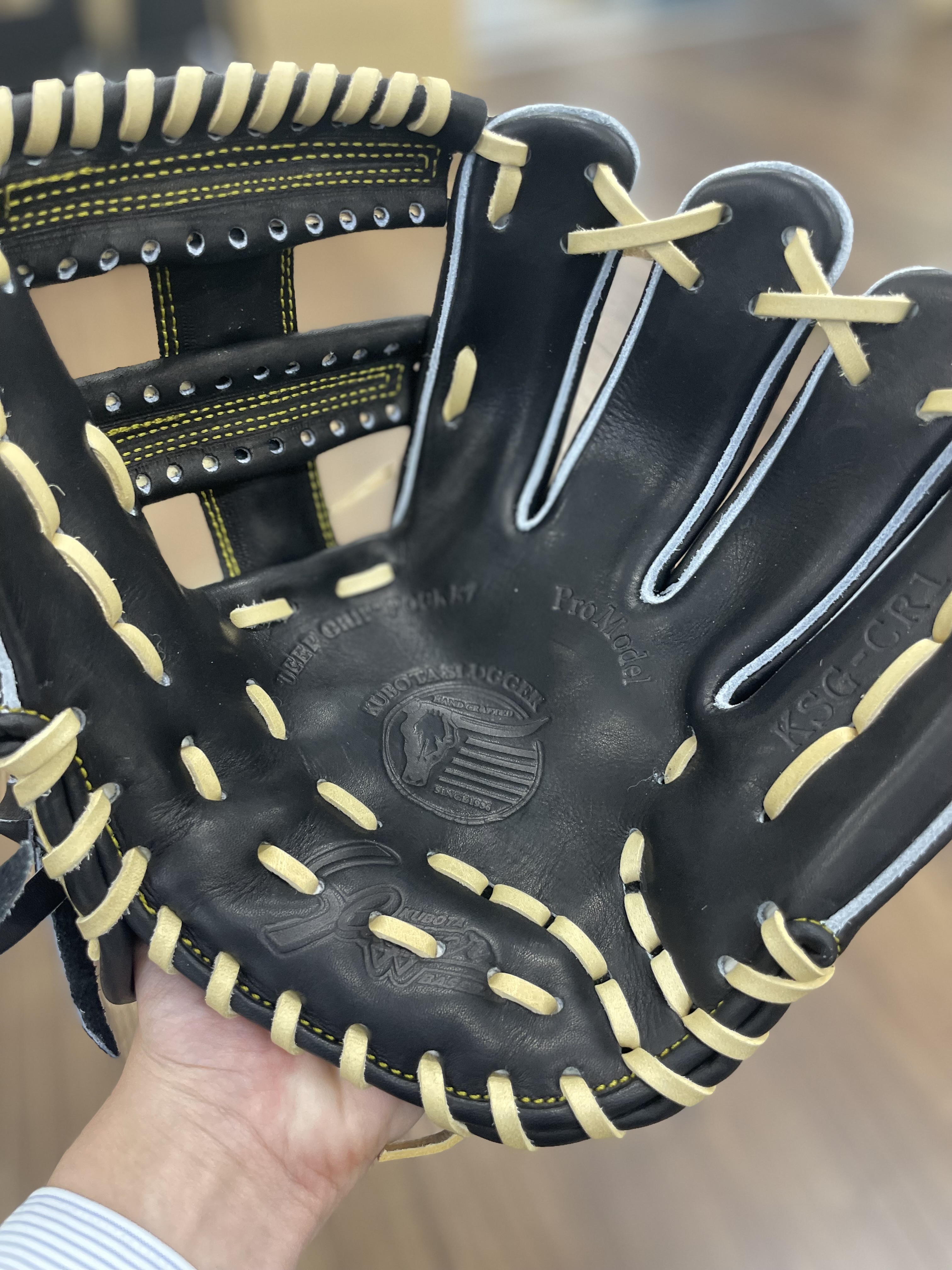 グローブは生きている？――知られざる野球道具の世界